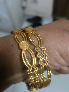 Elegant Gold kangan polish kabhi nahin jayegi gol