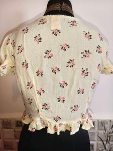 🎁Buy 1, Get 1 Free🎁 Size S/ M Floral Print Top