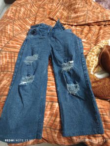 Distress Jeans