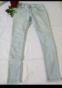 Light Wash Skinny Jeans