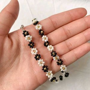 Flower beaded necklace