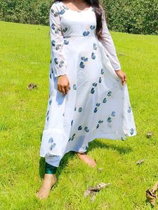 Dupatta And Pant Set