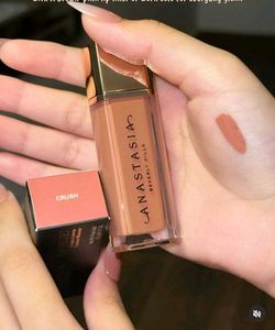 Anastasia Beverly Hills Lipstick (Crush )