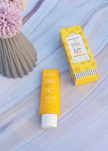 Dot & Key Vitamin C Sunscreen&Cica moisturi