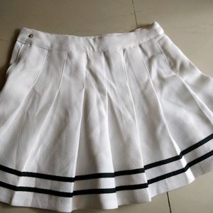 H&amp;M Pleated Skirt 🎾