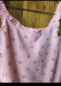 H&amp;M Floral Lace Trimmed Crop Top/ SIZE-M
