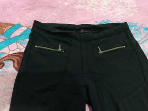 Selling Black Jeggings