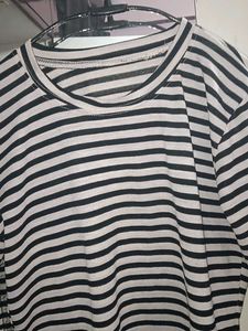 Black And White Full Sleeves T Shirt For Girls