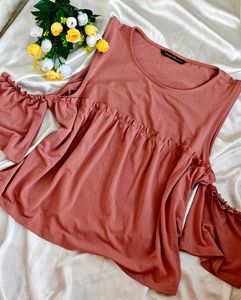 Peach-Colored Top – Unique &amp; Stylish Design!