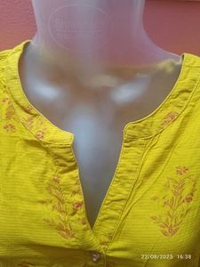 Xxl Avaasa Yellow Printed Kurta