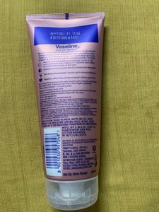Vaseline Gluta-Hya Dewy Radiance Lotion