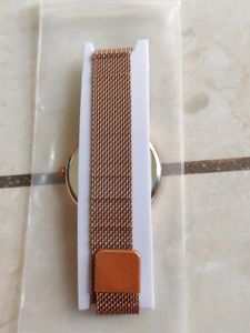 ✨Rose Gold Wrist Watch With Matching Bracelet ✨