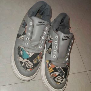 Nike Sneaker