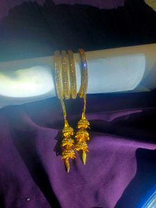 Golden sparkling latkan Bangles
