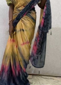 Elegant Saree with Tassels