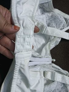 Elegant Lace Bra 38 size