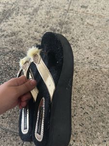 Silver Cat Black &amp; Gold  Pom Slippe
