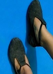 Black Juthi And Flat Slippers (Combo)