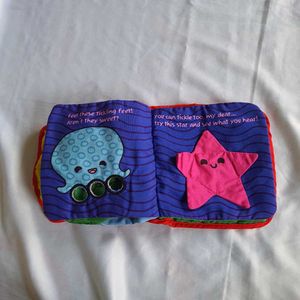 Cloth Book &amp; 4 Wooden Car