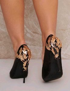 Embellished High Heels Satin Court Heel in Black