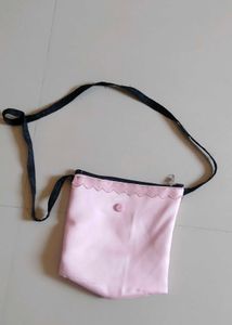 Sling Bag For Daily Use.💓    Lather Material💓