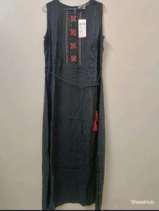 Sleeveless Long Dress
