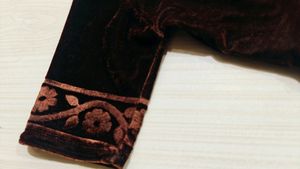 Velvet Blouse Chest 26