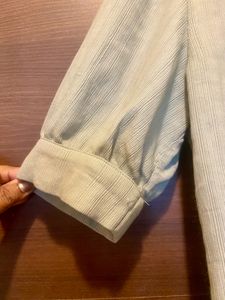 Zudio Light Pista Color Satin Finish Collared Top