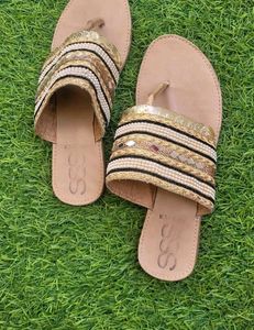 Flat Chappal