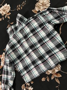 Beautifull!! Checked Crop Shirt 😍