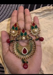 Pendent Set