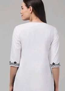 Elegant White Embroidered Kurta
