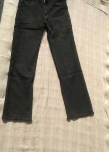 black straight fit stretchable jean 28 inch waist