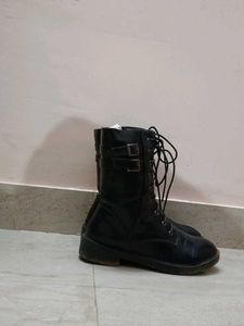 Ket importa Black Boots