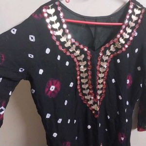 Authenticm Bandhej kurti