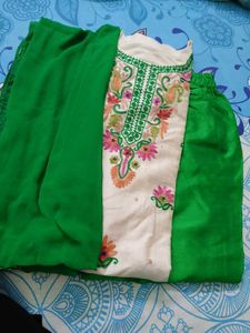 Green Embroidered Kurta Set With Dupatta