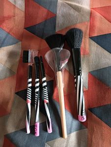 Mini makeup pouch Free Make Brush