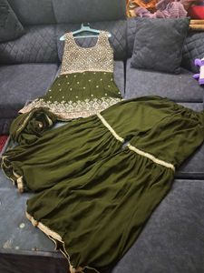 Elegant Olive Green Kurta Set L