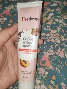 Coffee Walnut Apricot Skin Defence Scrub