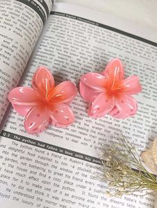 Floral Claw Hair Clips