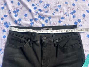 🔥Two Original Levi’s® Stretch Jeans 👖⚫🔵