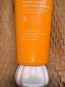 Dot &amp; Key Vit C+ E Gel Face Wash