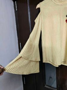 Cold Shoulder Floral Top