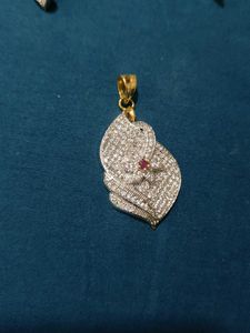 Brand New Pendent Set