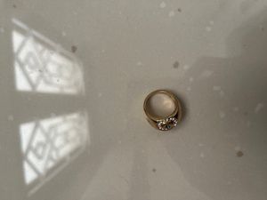 Gold Plated Beautiful Unique Stunning Ring Medium