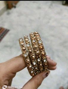 Combo Of 4 Bangles Set
