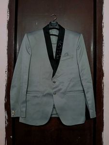 Stylish 3 Piece Grey Suit &amp; Blazer