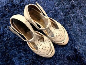 Vintage Beige Mary Jane Shoes