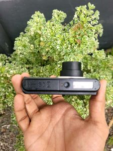 SAMSUNG DV 100 Dual Screen Digital Camera