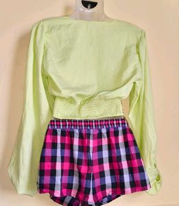 Size M🎁Buy 2 Get 1 Free 🎁 Trendy Green Crop Top